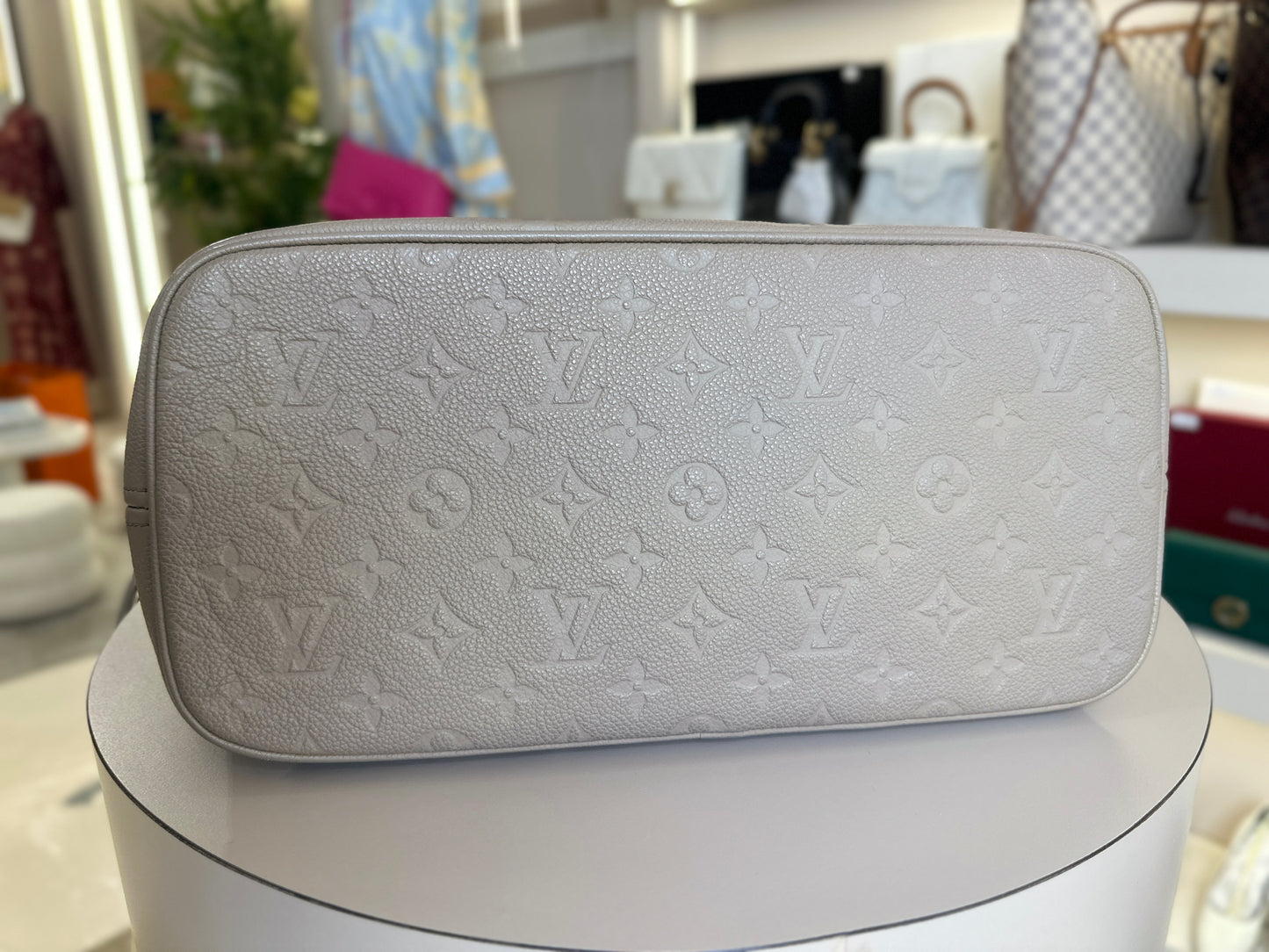 LOUIS VUITTON NEVERFULL MM EMPREINTE TOURTERELLE