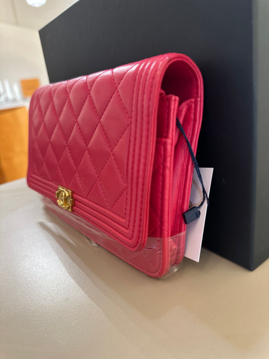 CHANEL BOY WALLET ON CHAIN