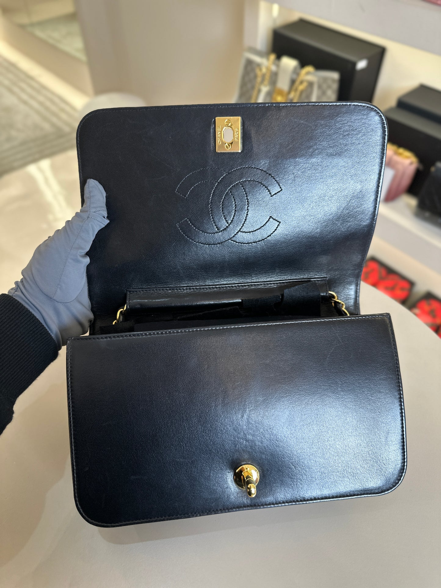 CHANEL VINTAGE FLAP BAG