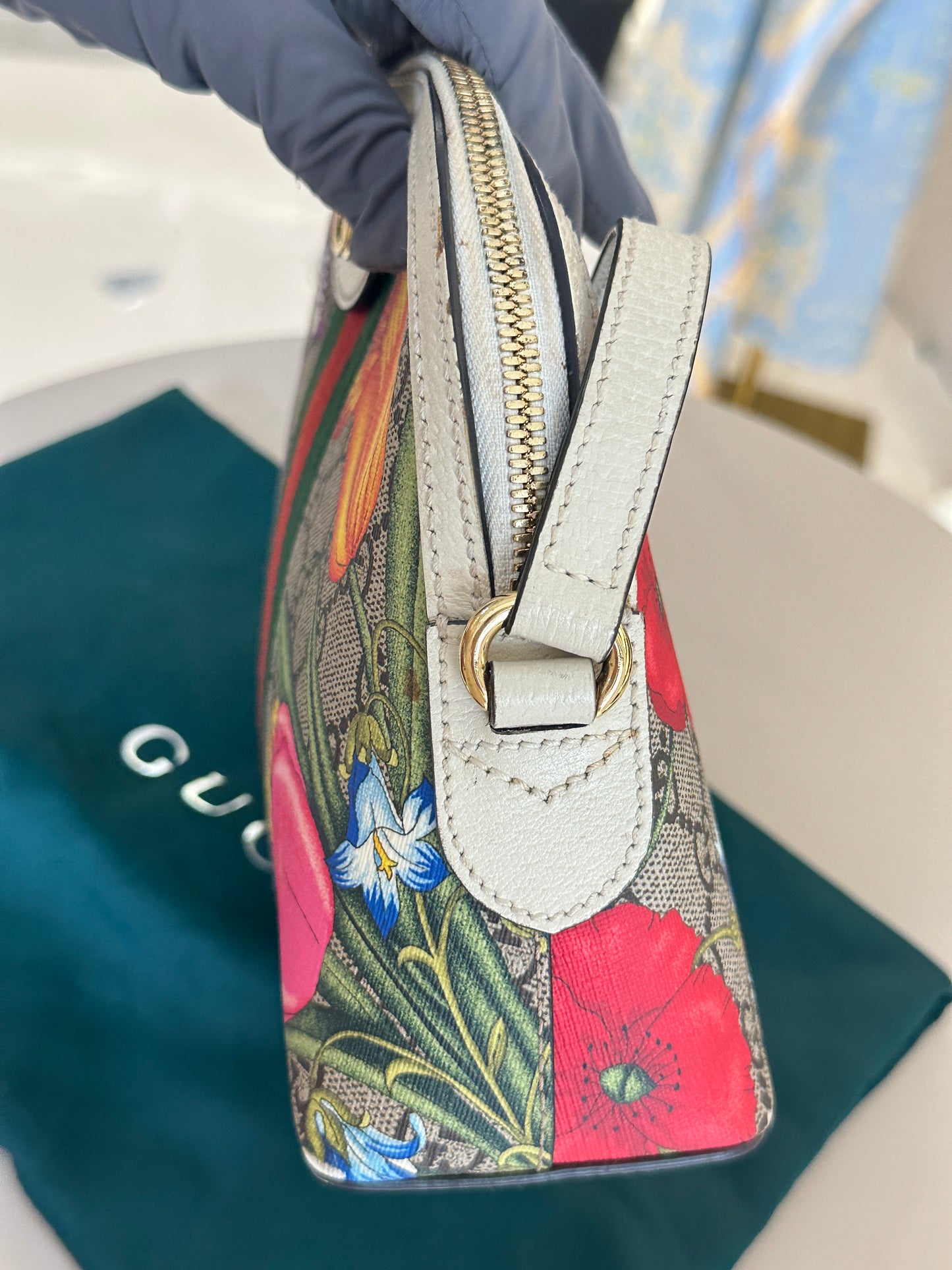GUCCI GG SUPREME MONOGRAM FLORAL