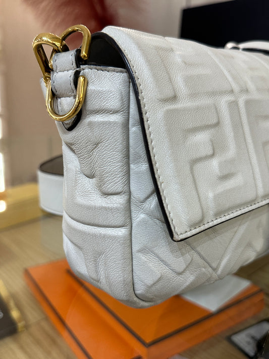 FENDI BAGUETTE MEDIUM WHITE