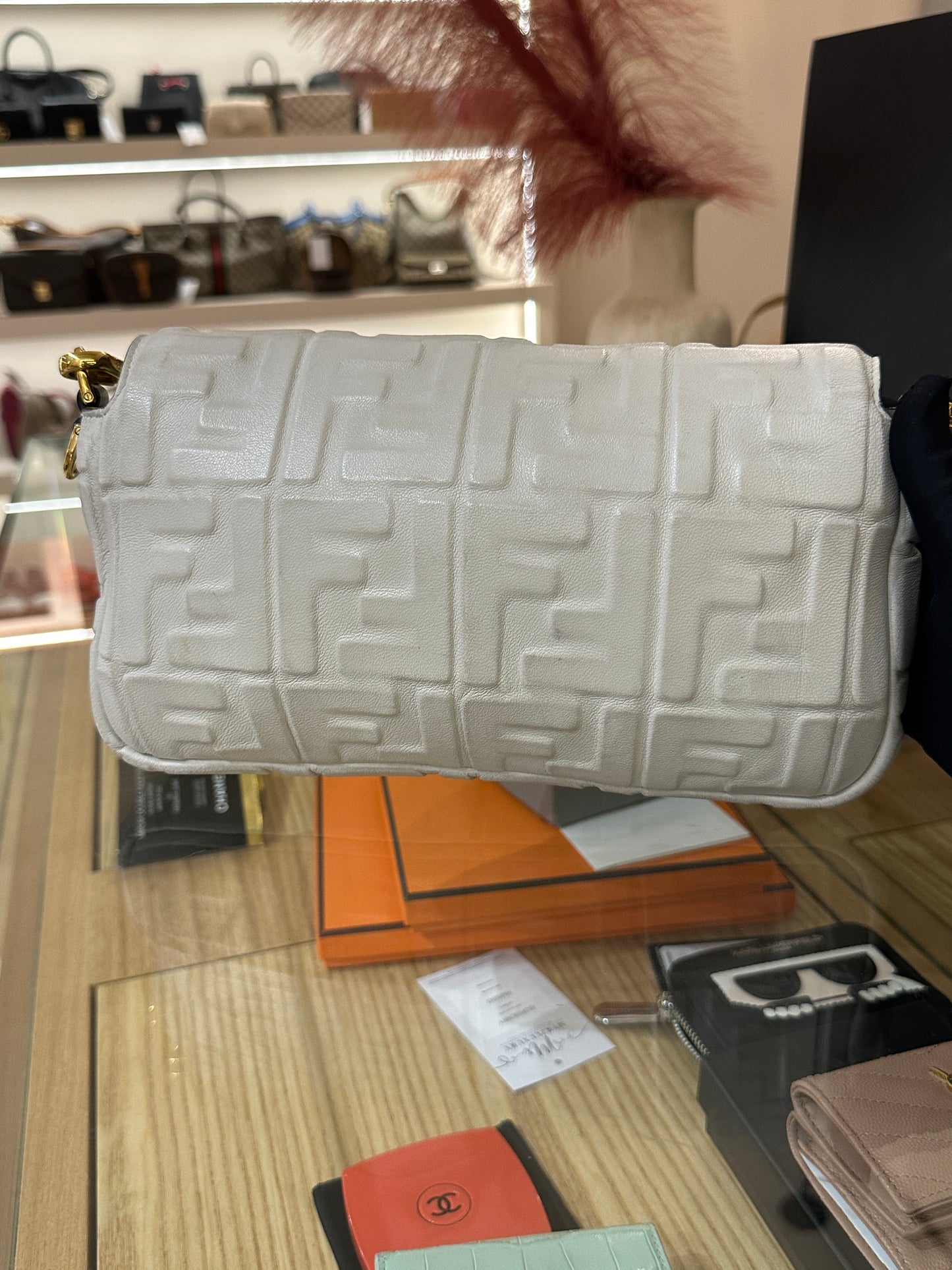 FENDI BAGUETTE MEDIUM WHITE