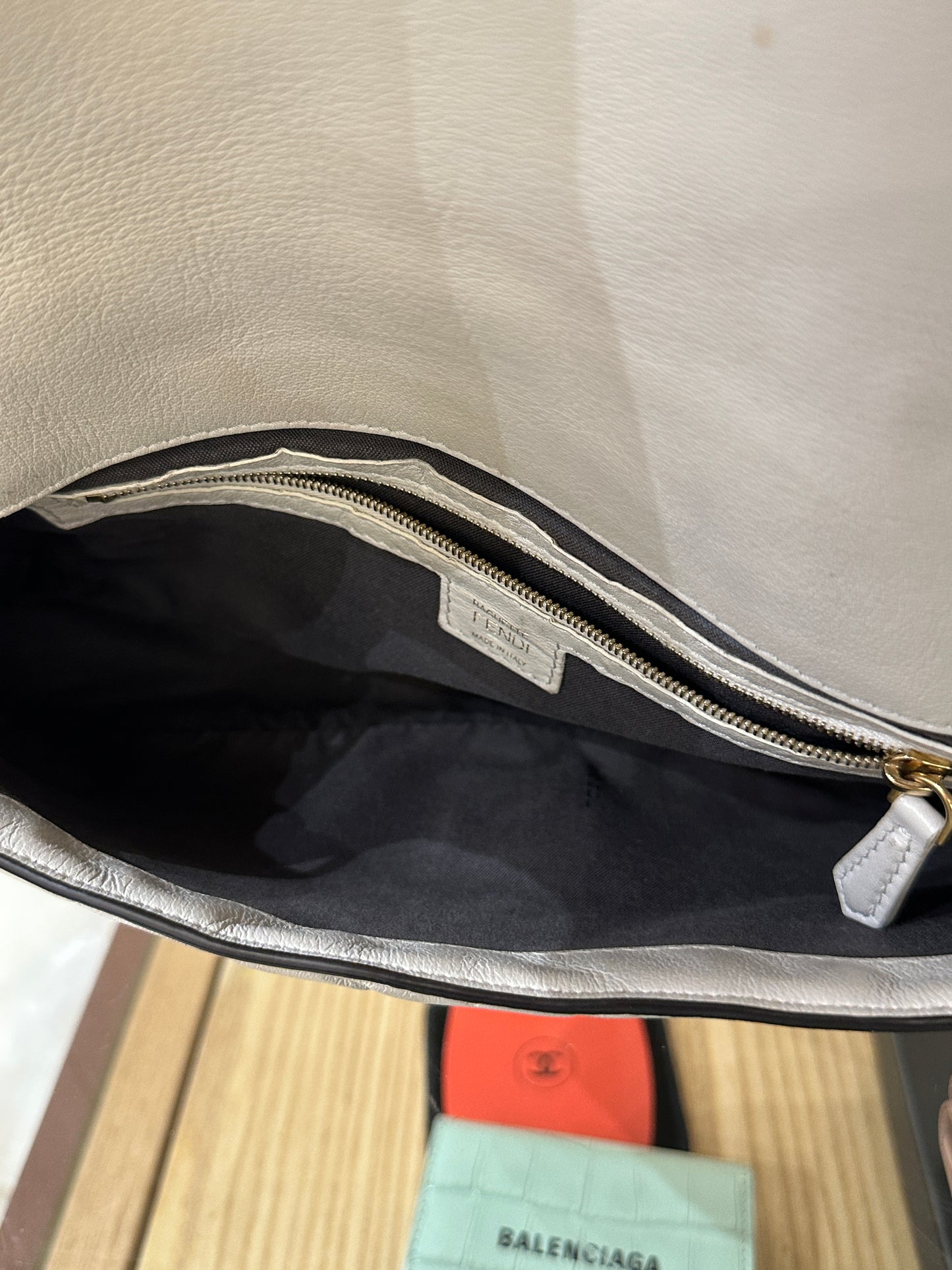 FENDI BAGUETTE MEDIUM WHITE