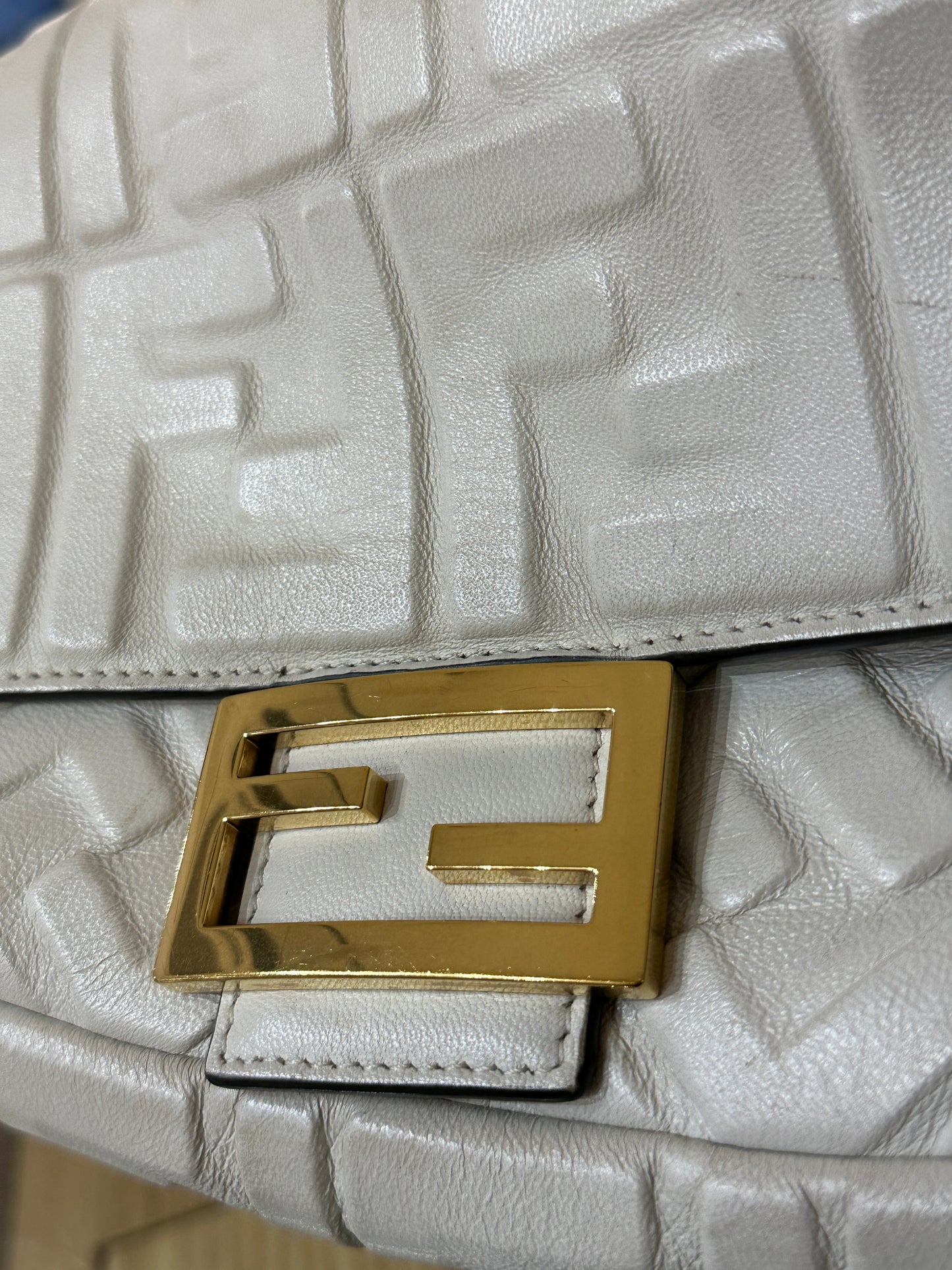FENDI BAGUETTE MEDIUM WHITE