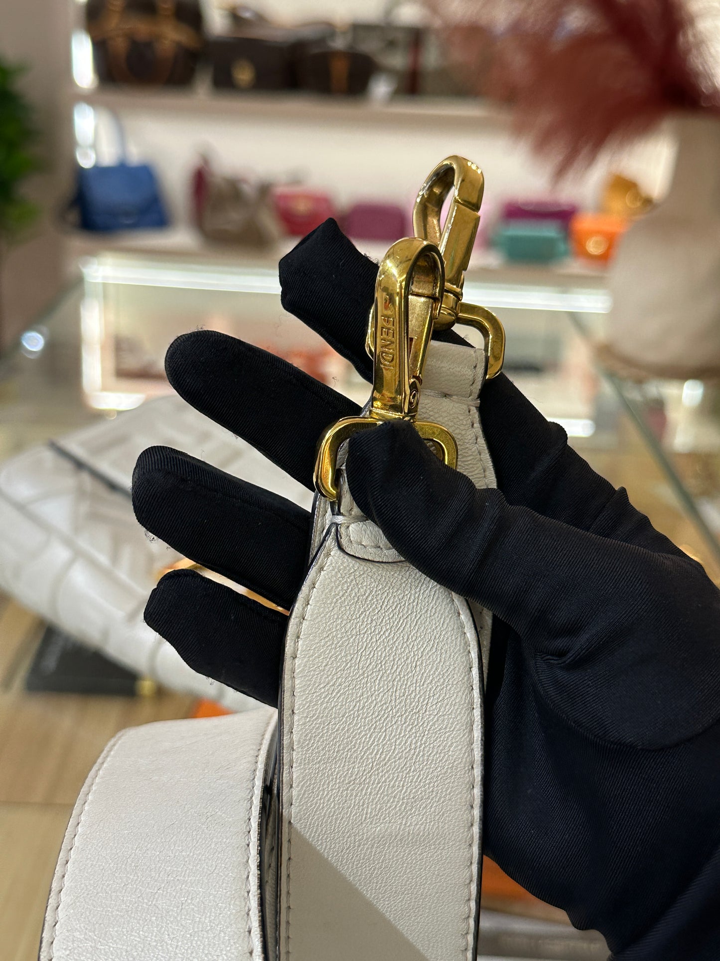 FENDI BAGUETTE MEDIUM WHITE