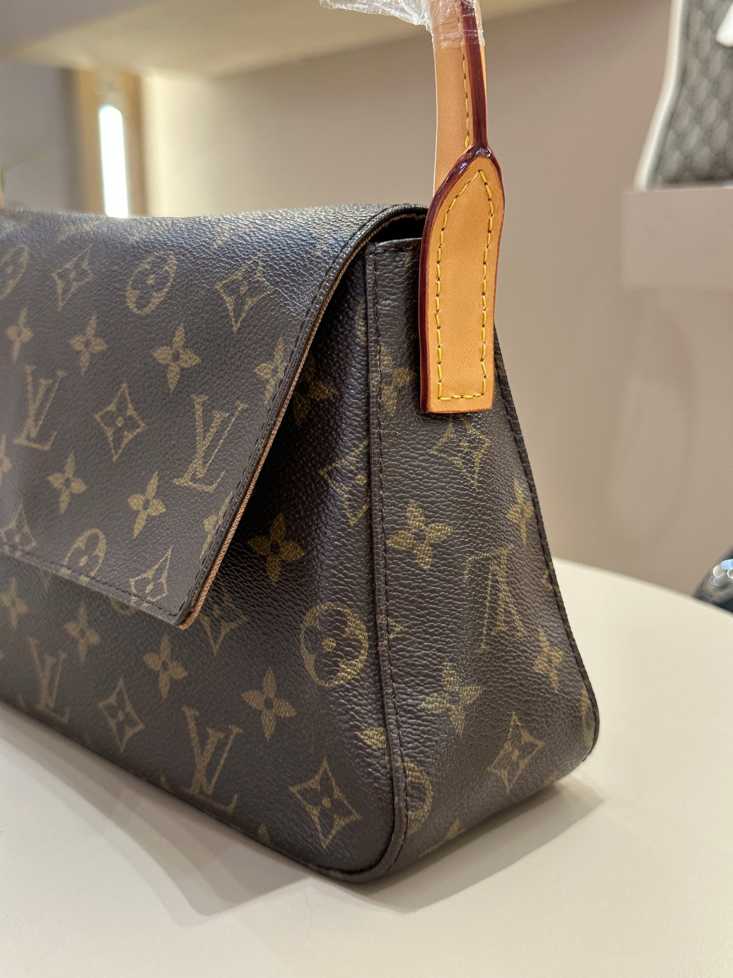 LOUIS VUITTON LOOP BAG