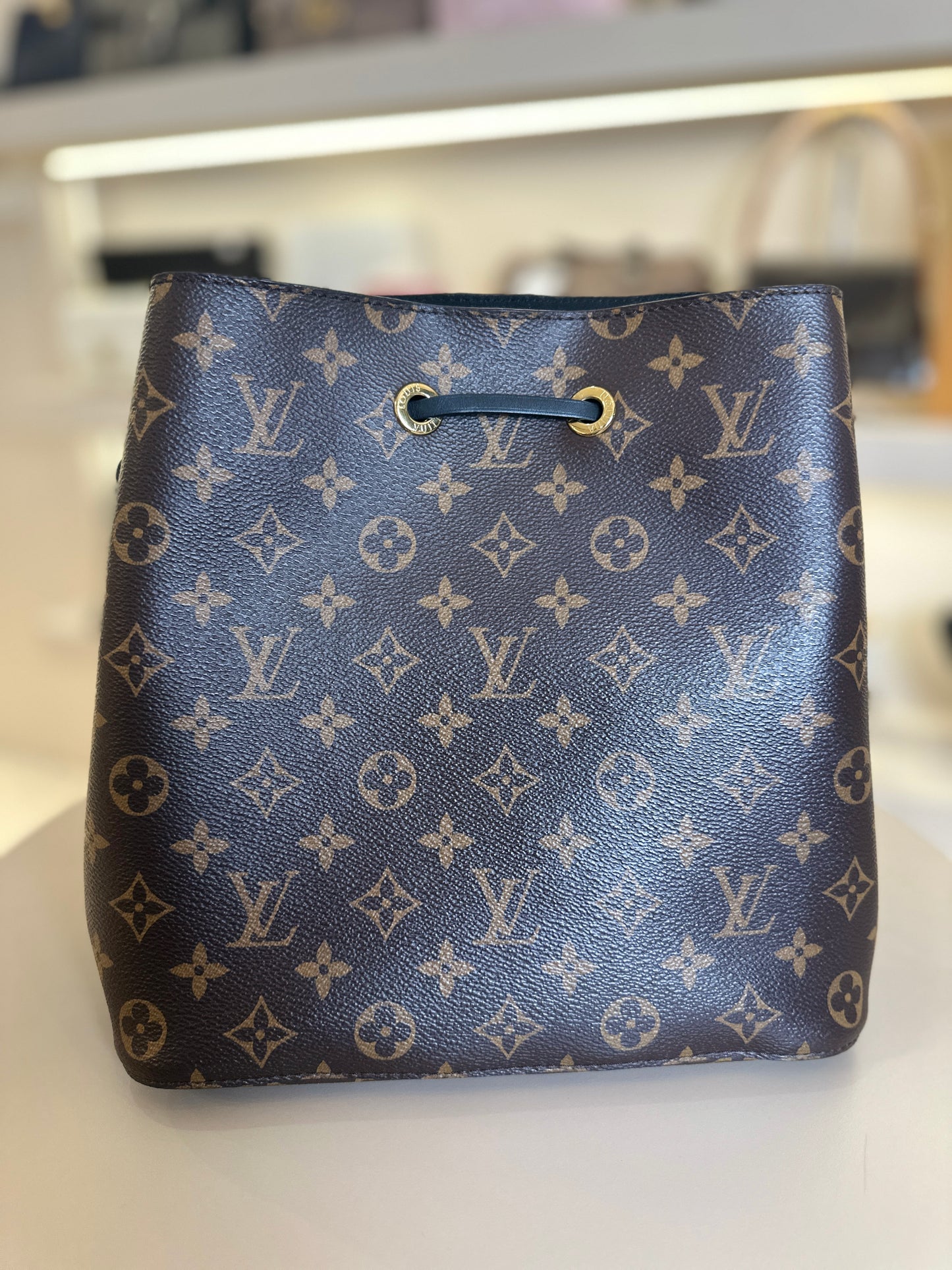 LOUIS VUITTON NEONOE MM MONOGRAM
