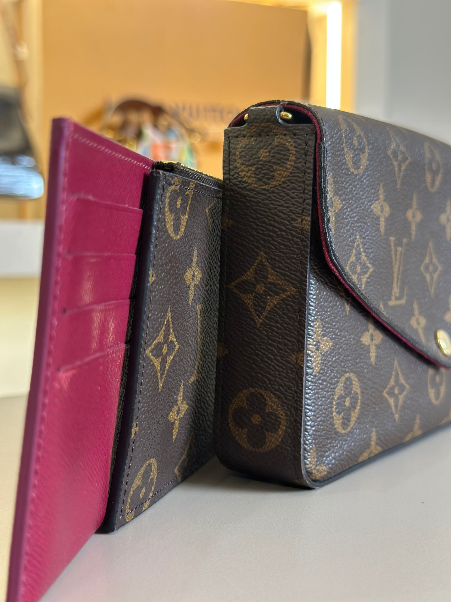 LOUIS VUITTON FELICIE POCHETTE MONOGRAM